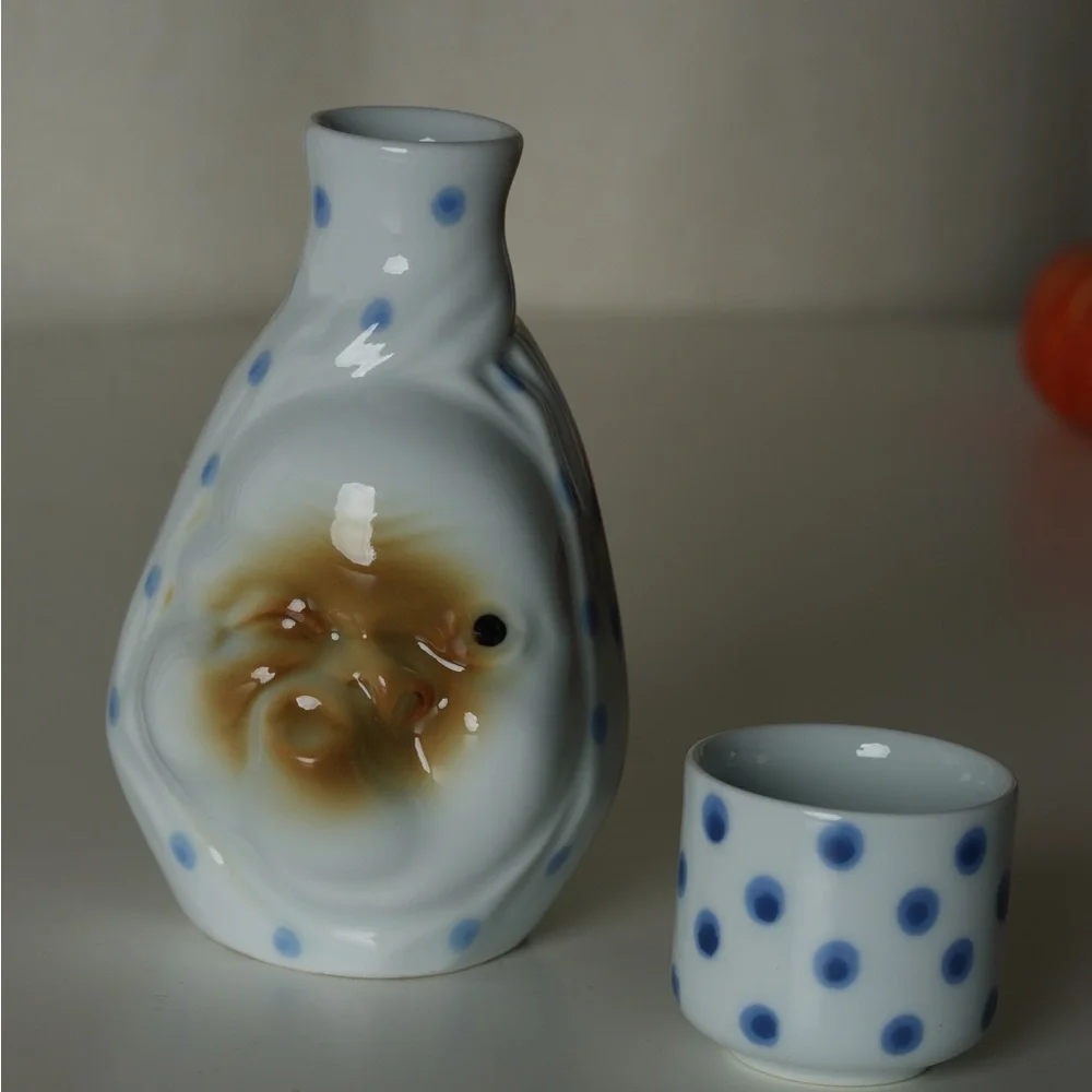 Japanese Arita Ware porcelain sake bottle (tokkuri) A16‎